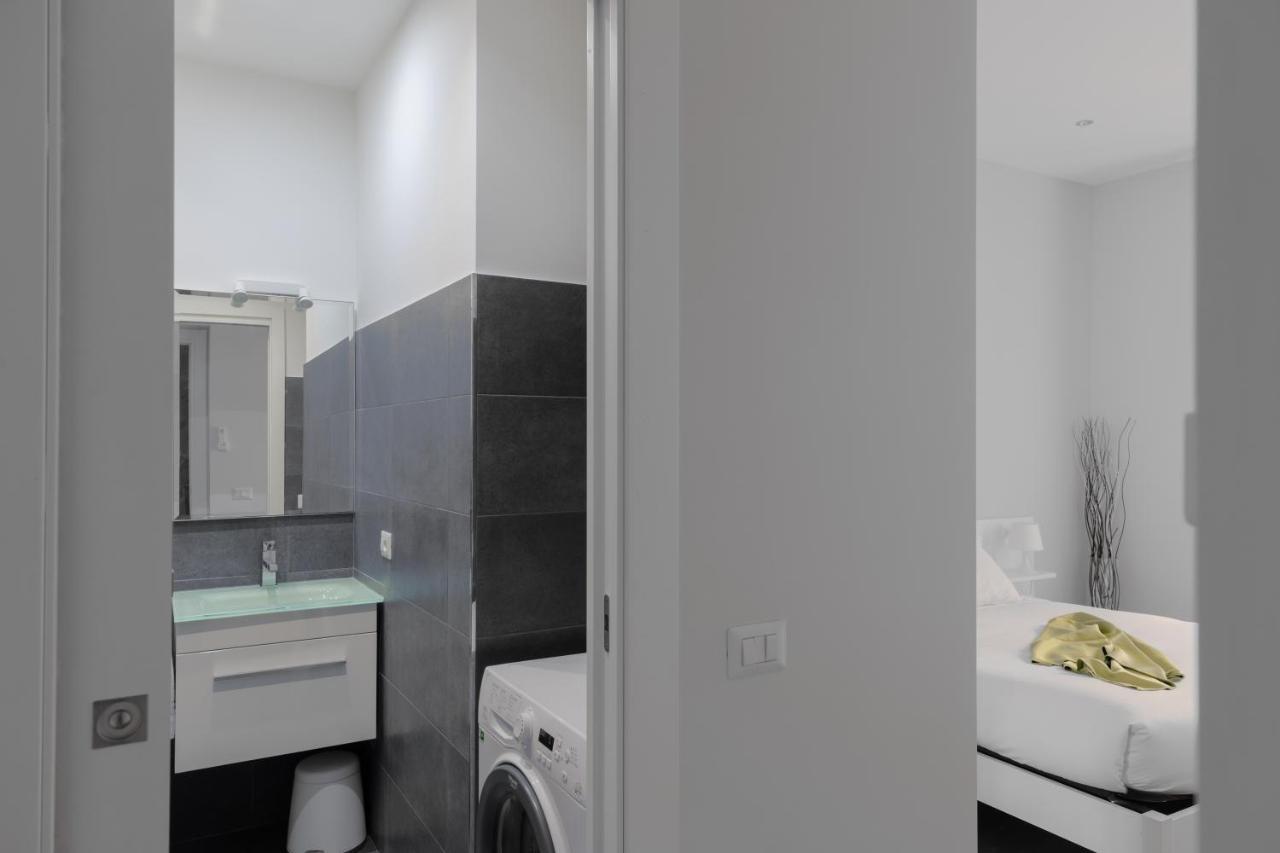 Apartment Leone Iv Private Rom
